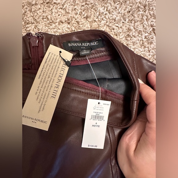 ***sold on MP****Banana Republic vegan leather skirt NWT - Picture 2 of 3